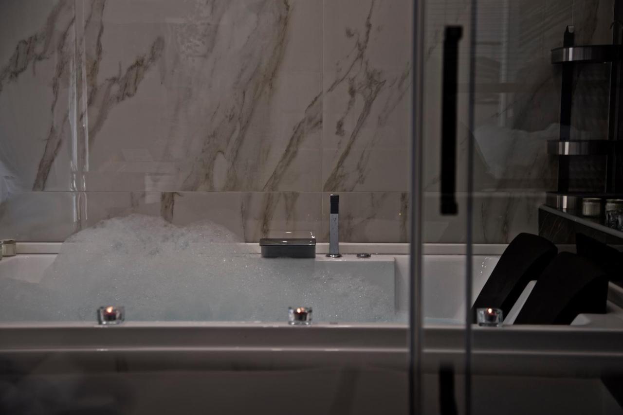 Scugnizzo Apartment Luxury Home 나폴리 외부 사진
