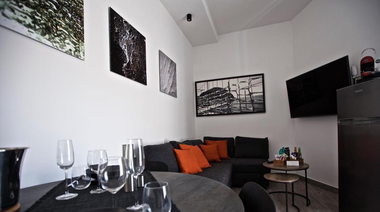 Scugnizzo Apartment Luxury Home 나폴리 외부 사진